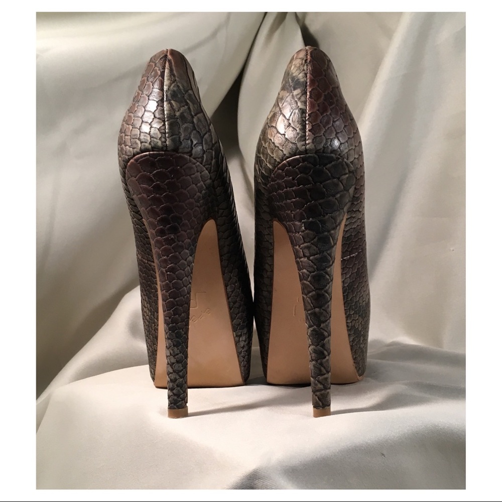 Imitation snake heels! 🐍 - Picture 5 of 5