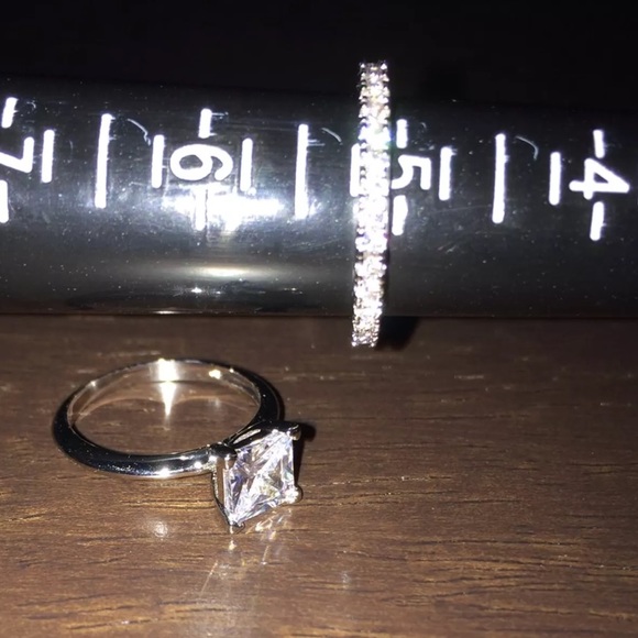 🆕  2 Pc Cubic Zirconia & Silvertone Ring Set-Sz 5 - Picture 2 of 7