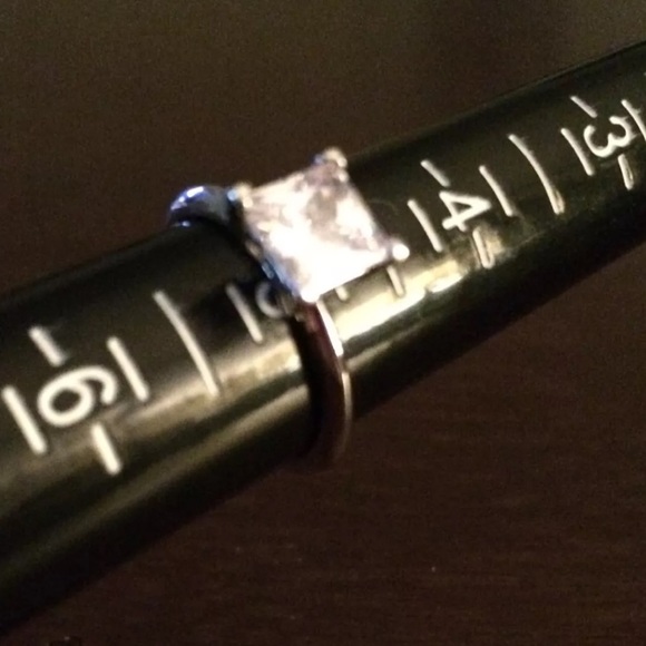 🆕  2 Pc Cubic Zirconia & Silvertone Ring Set-Sz 5 - Picture 4 of 7