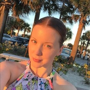 Meet your Posher, Nicole