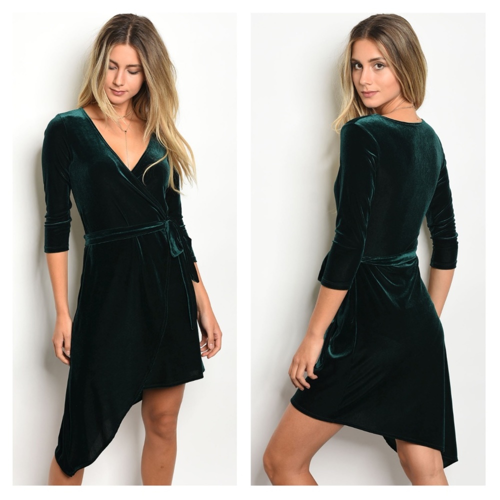 🆕️ Hunter Green Velvet Wrap Dress - Picture 1 of 3