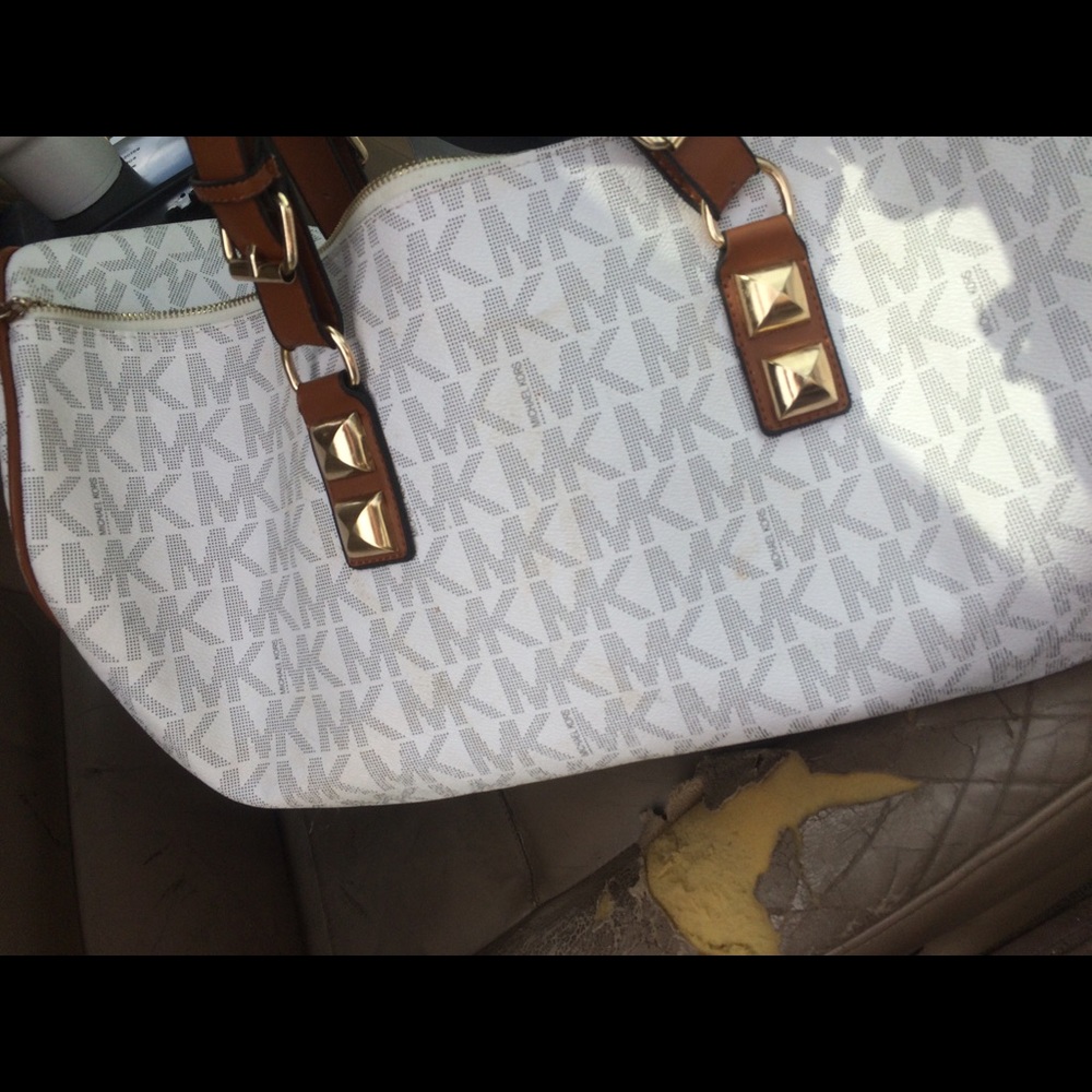 White & Grey MK Duffle Bag‼️ - Picture 2 of 4