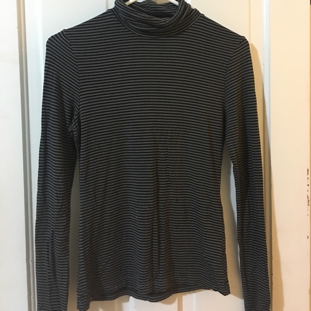 Striped turtle neck