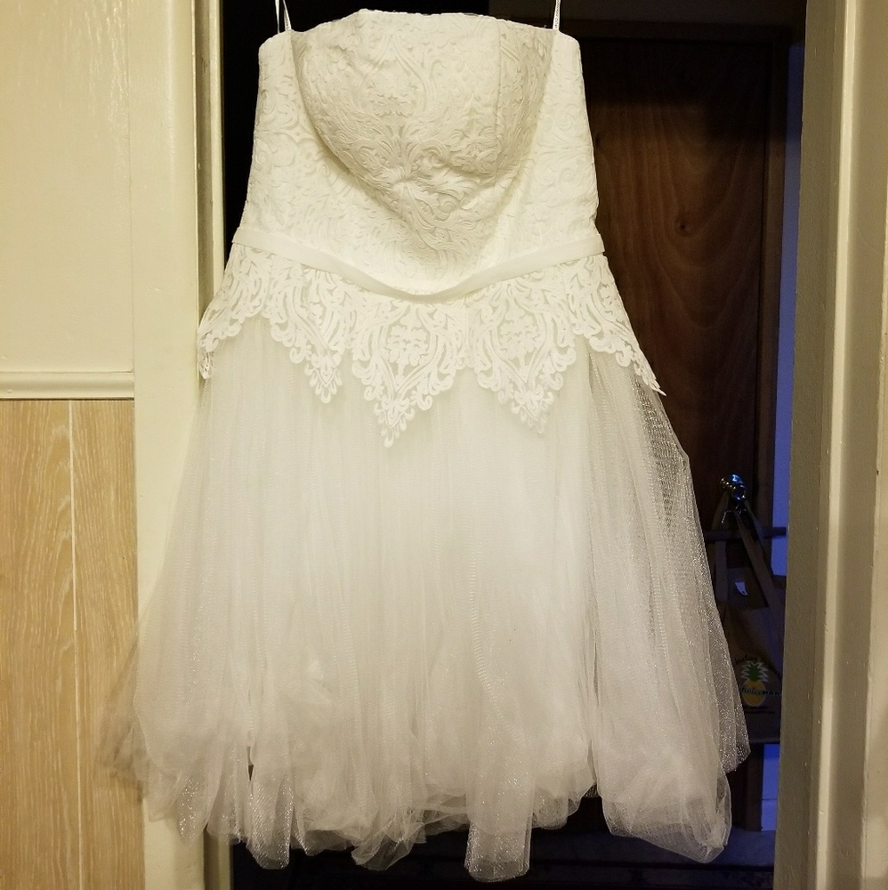 Chi chi london prom/wedding dress