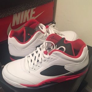 Retro 5 low men's size 12