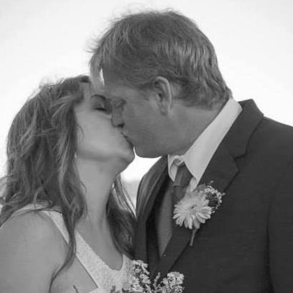 Meet your Posher, Laura - Picture 1 of 1