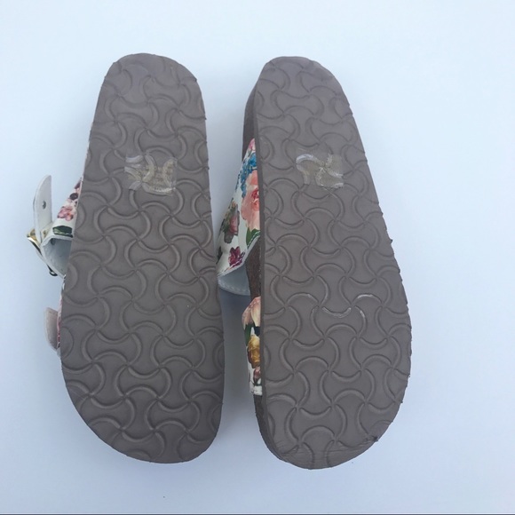 Madden Girl Brando Floral Sandals - Picture 7 of 7