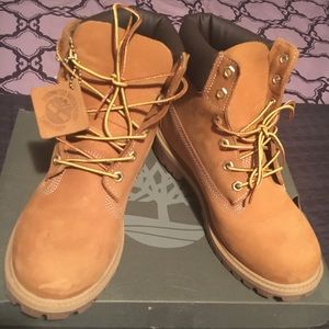 TIMBERLAND BOOTS