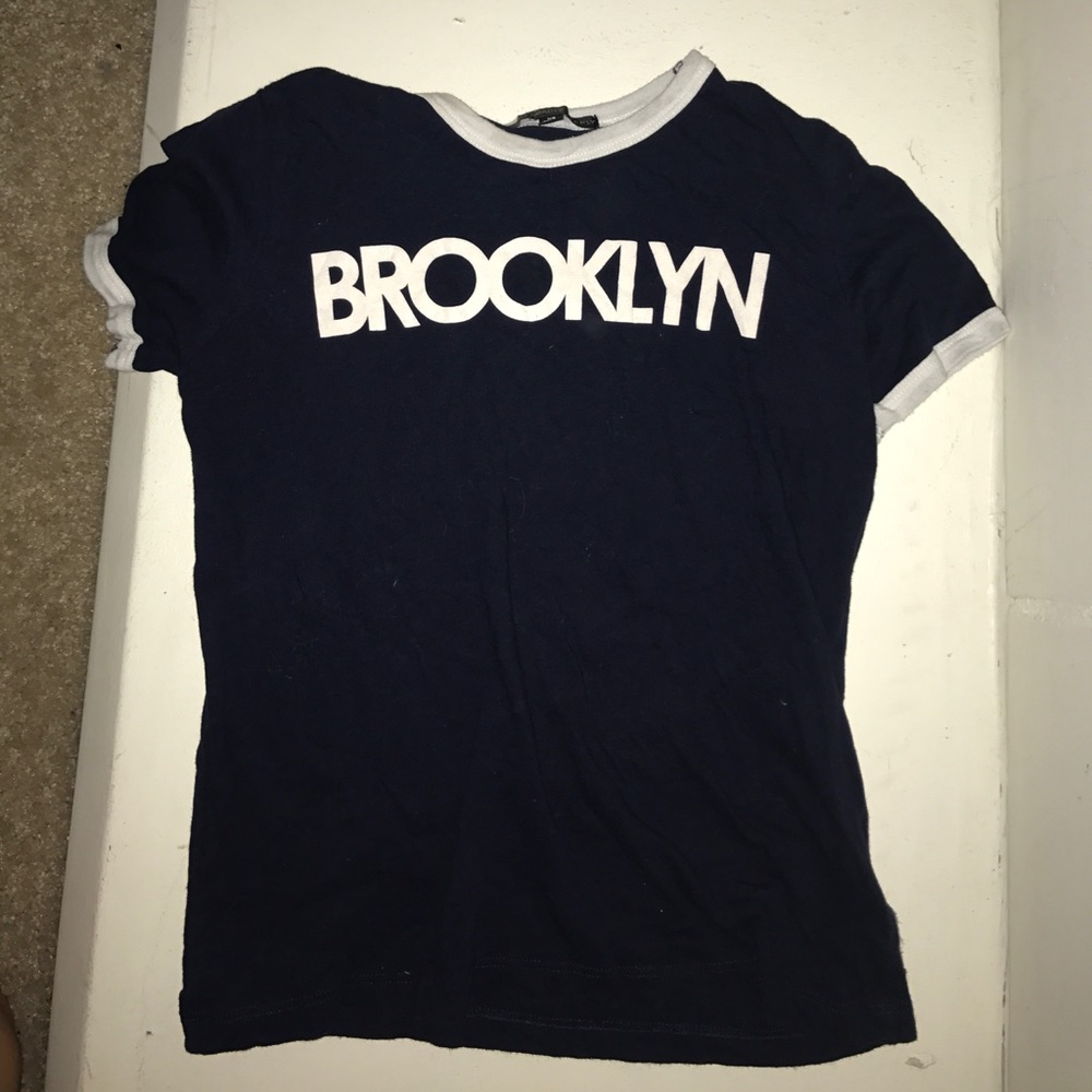 BROOKLYN fitted tee