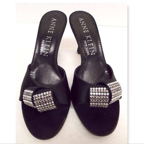 New ANNE KLEIN Crystal Embellished Knot Black Slide Heels Sandals from Italy 6.5 - Picture 2 of 7
