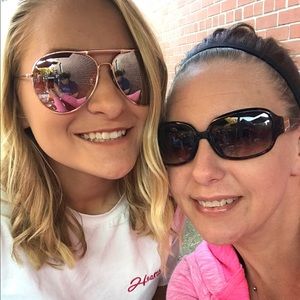 Meet your Posher, Marci