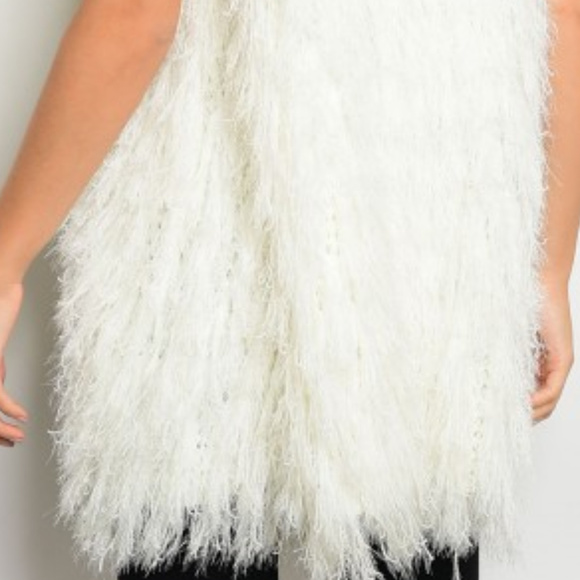 WHIMPSICAL SHAGGY KNIT VEST - Picture 3 of 3