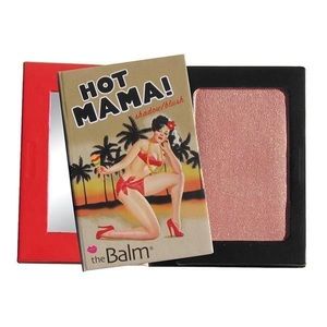 The balm eyeshadow/blush hot momma