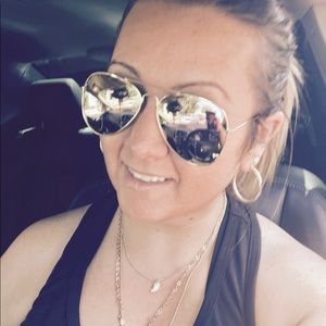 Meet your Posher, Nicole