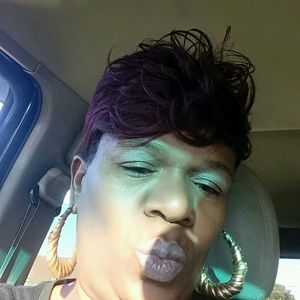 Meet your Posher, Tonya