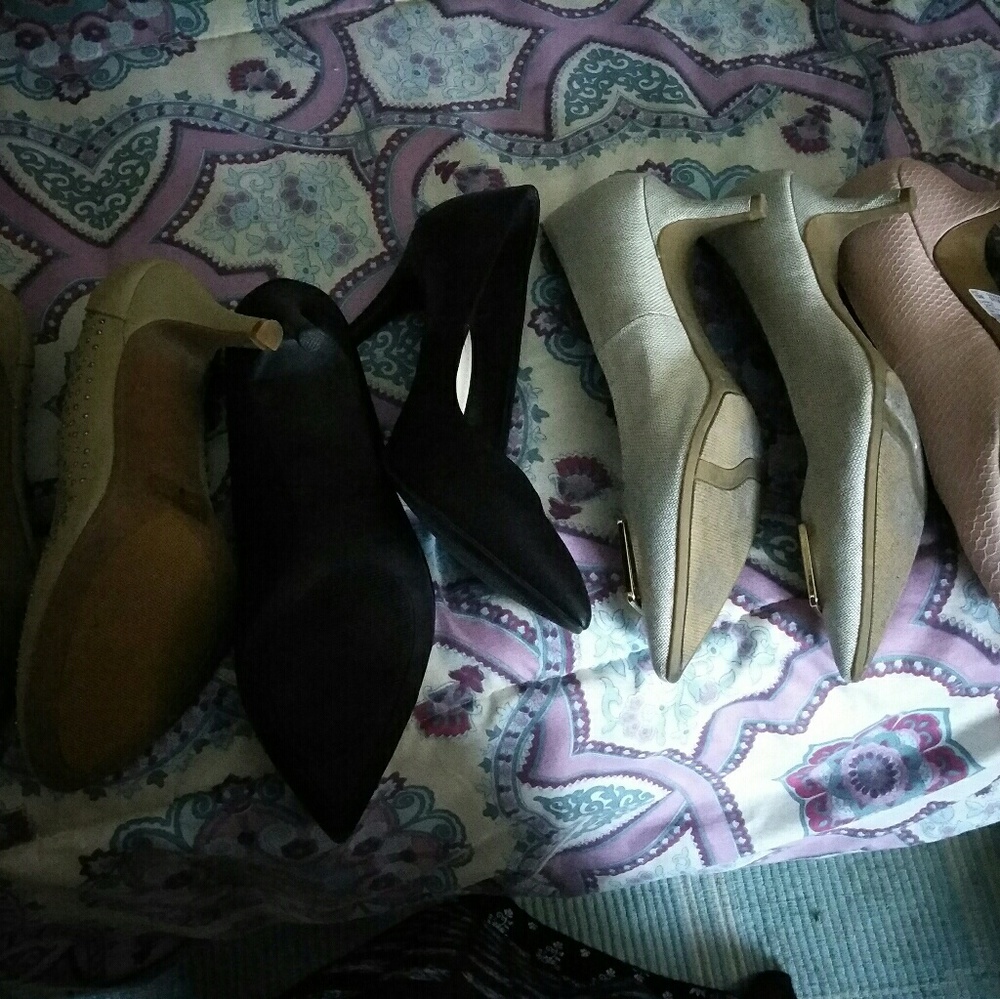 Heels - Picture 3 of 3