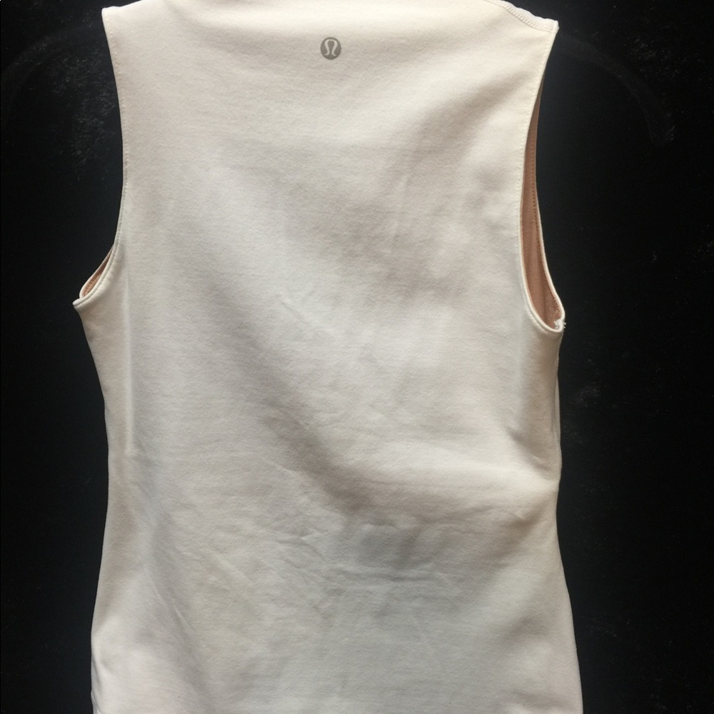 White Lululemon Whisper tank size 8/10