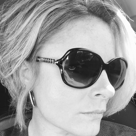 Meet your Posher, Jeanne - Picture 1 of 1