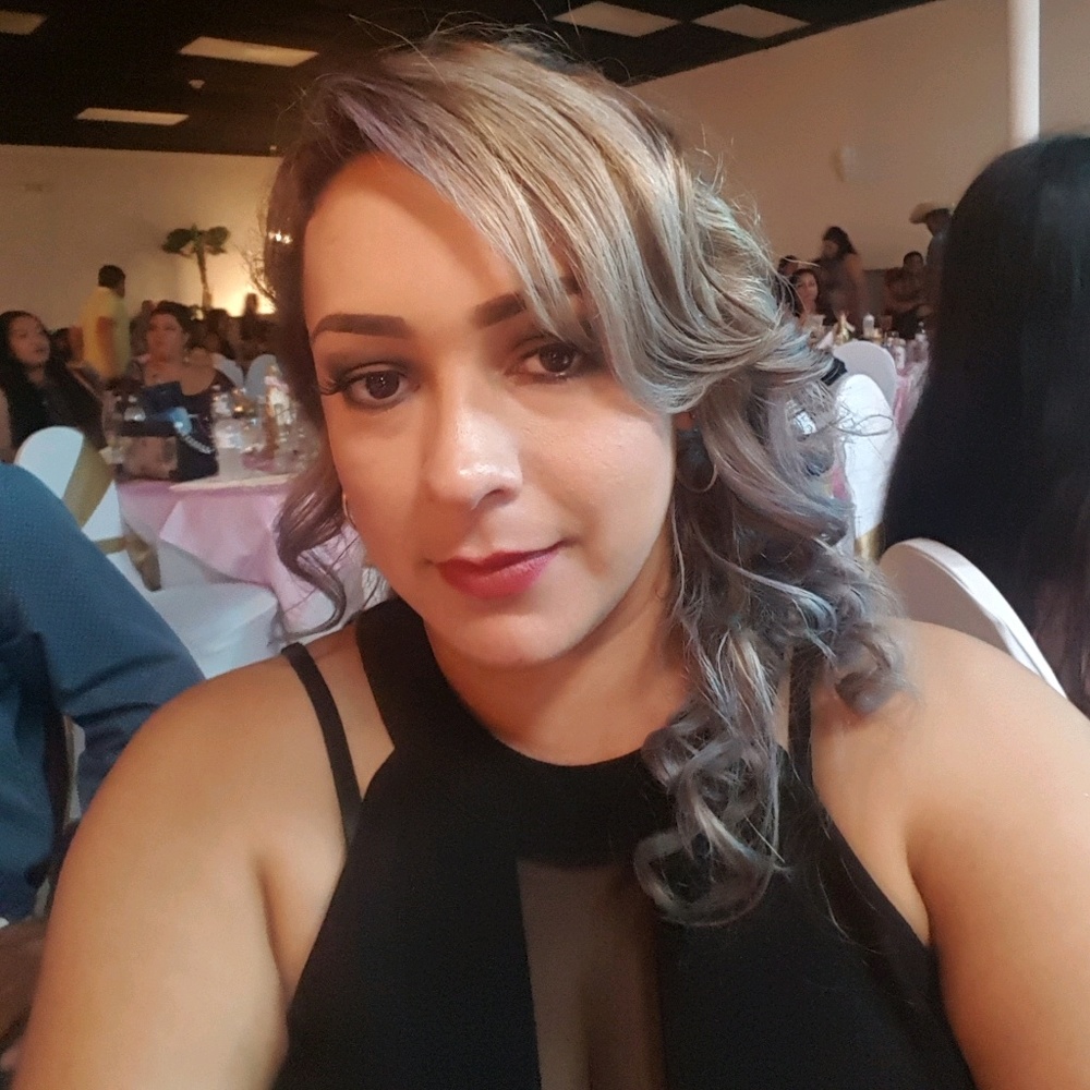 Meet your Posher, Sayra