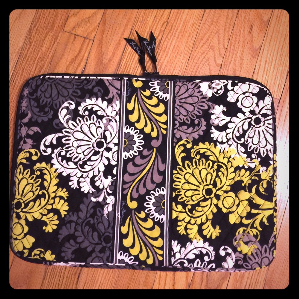 Vera Bradley Baroque  17" Laptop Sleeve