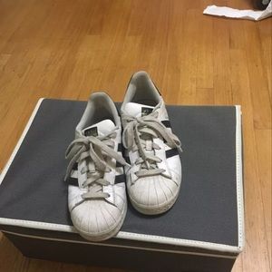 Adidas superstars size 7.5