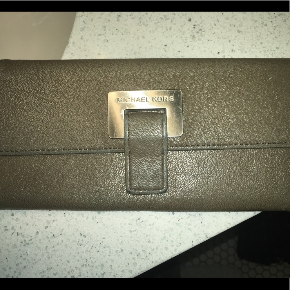 Michael Kors Wallet (Matching bag also available)