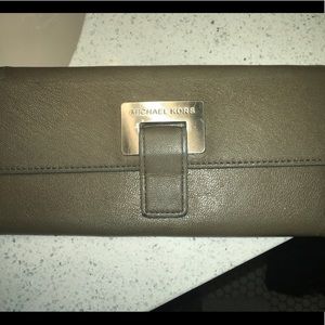 Michael Kors Wallet (Matching bag also available)