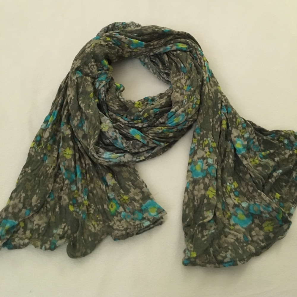 Old Navy Jersey Floral Print Scarf