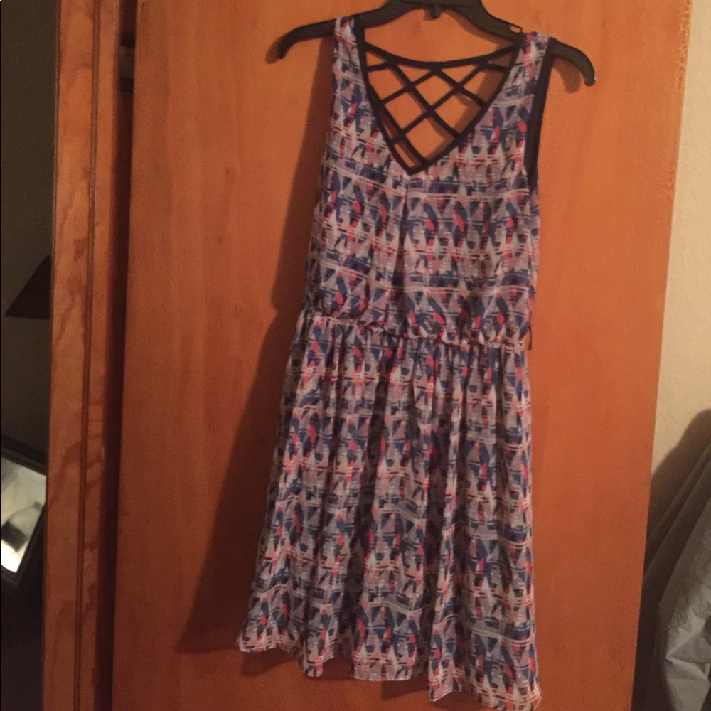 Midi Mumti color dress.