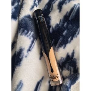 Kat Von D Lock it Concealer Cremé - M27 WARM