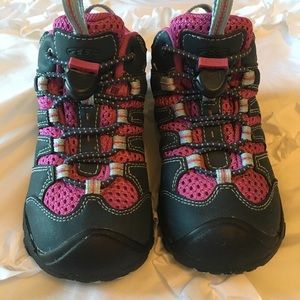 Toddler girls size 9 Keen hiking boots