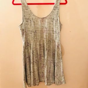 Simple pattern cotton dress