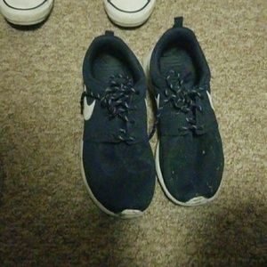 Nike roshes used