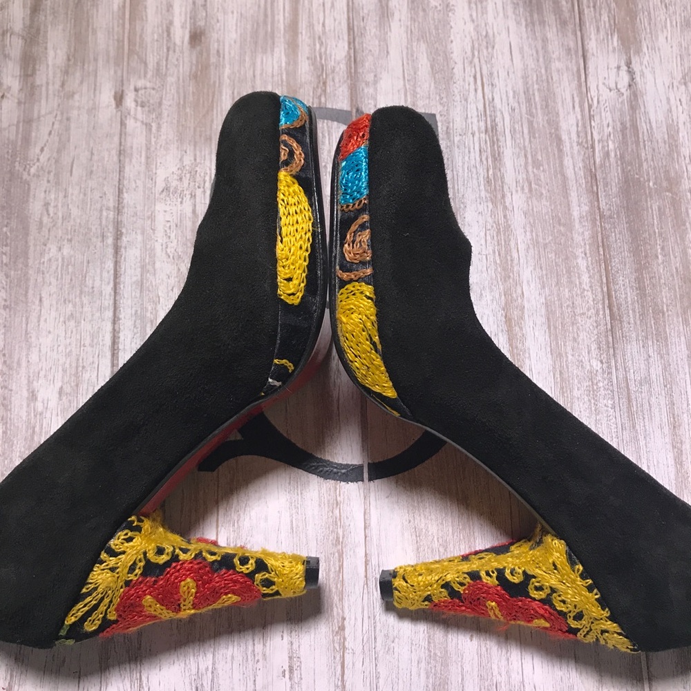 Artemis Red Shoes - Picture 2 of 5