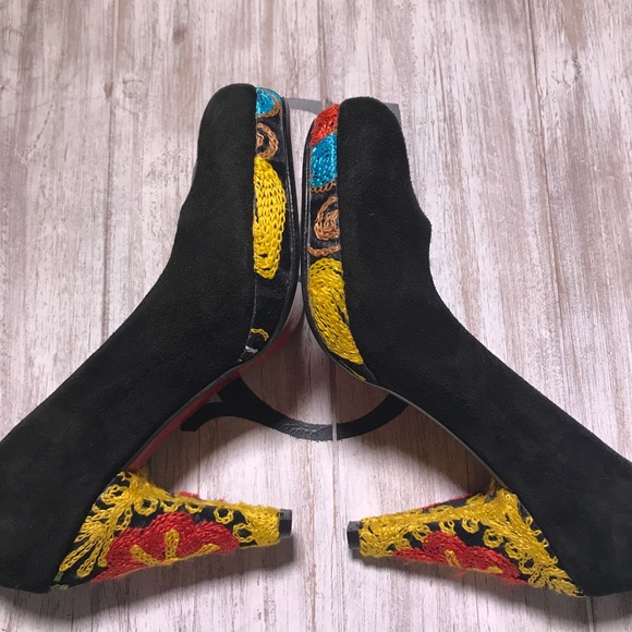 Artemis Red Shoes - Picture 2 of 5