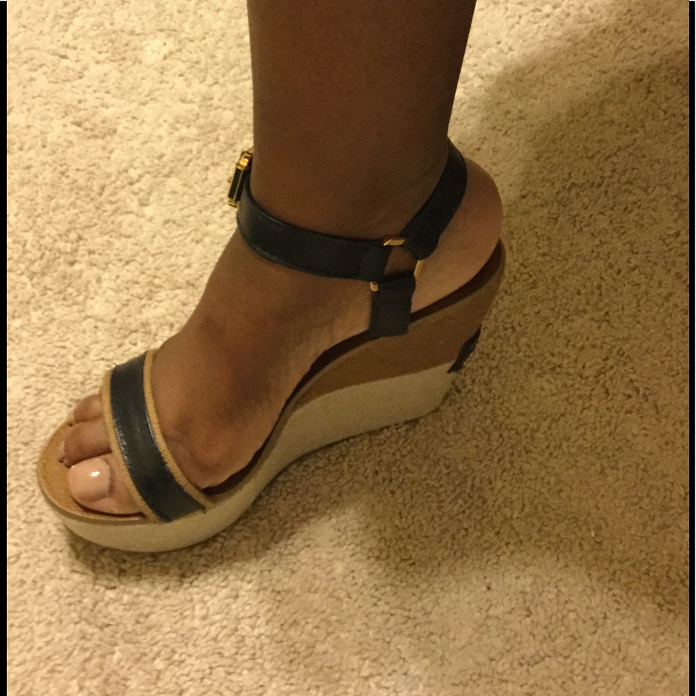 Tory Burch Sandals - Picture 4 of 9