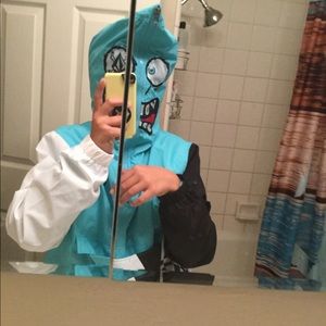 Meet your Posher, Troy