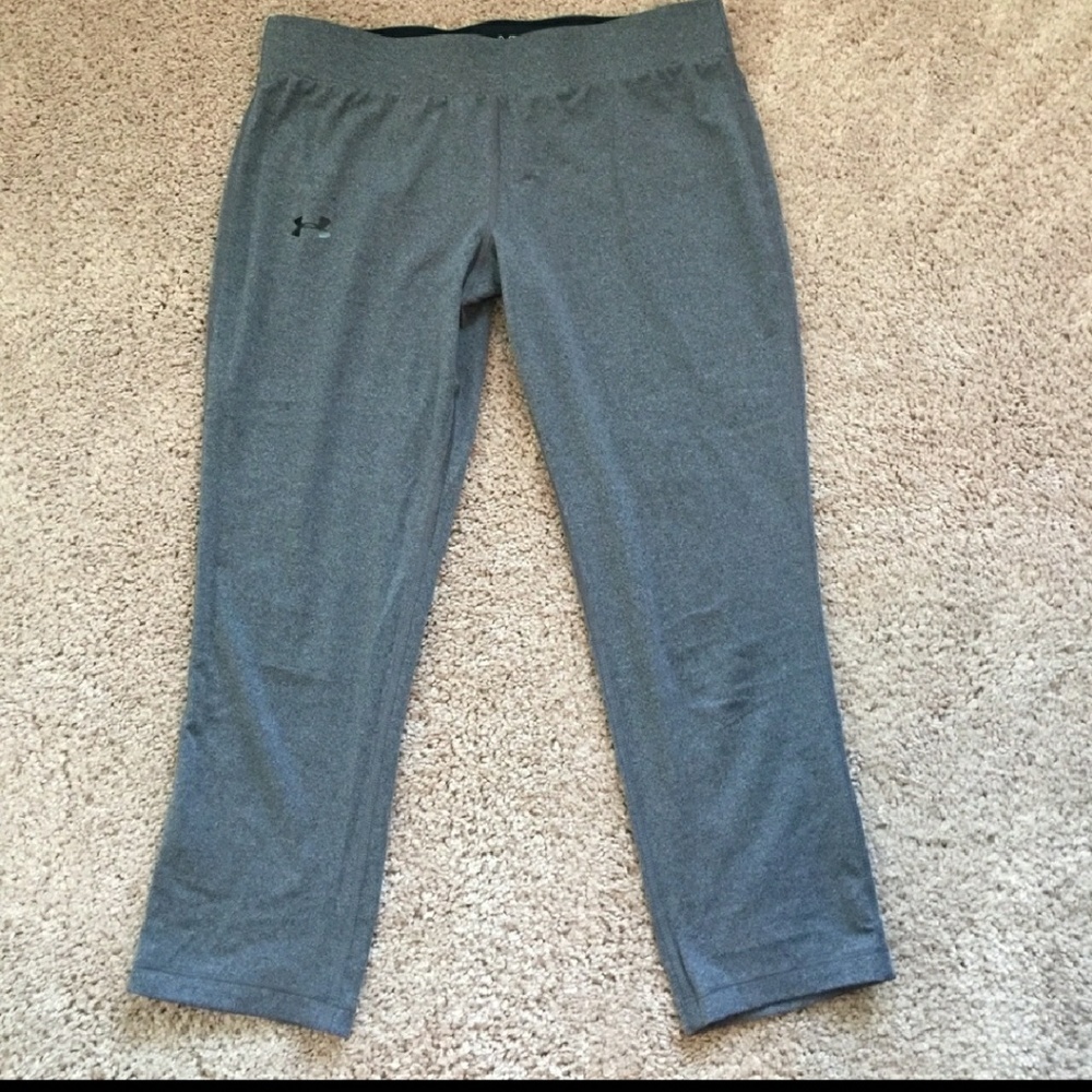 Under armour heather grey capris size medium
