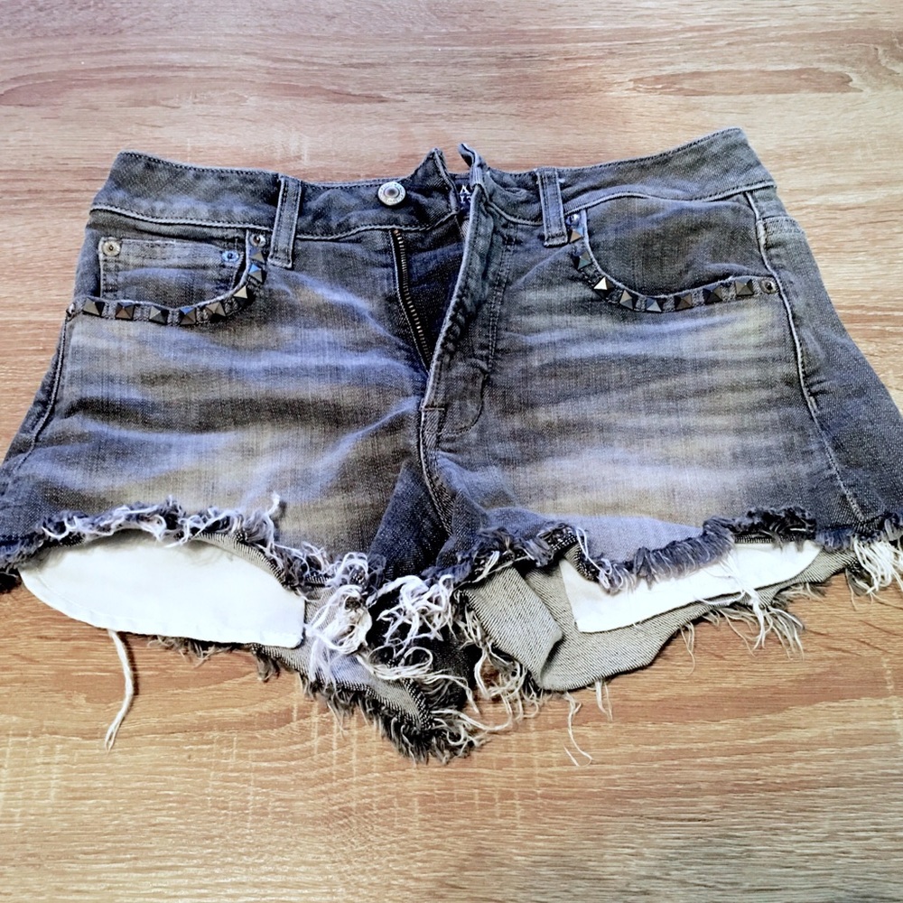 American Eagle Vintage High Rise Festival shorts
