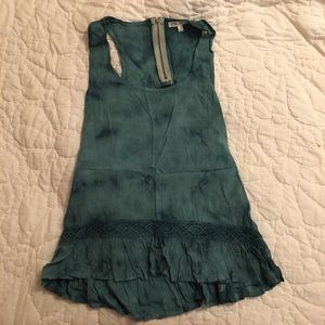 Turquoise sleeveless top