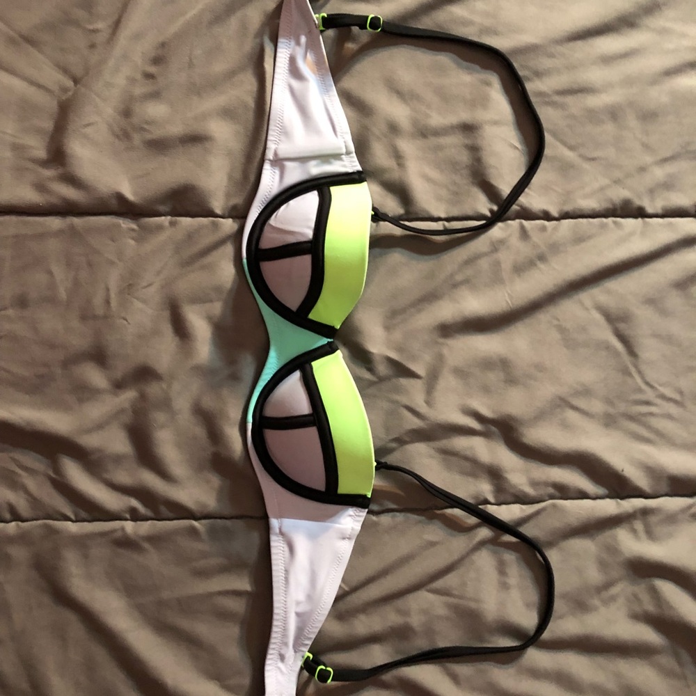 Victoria’s Secret bikini top