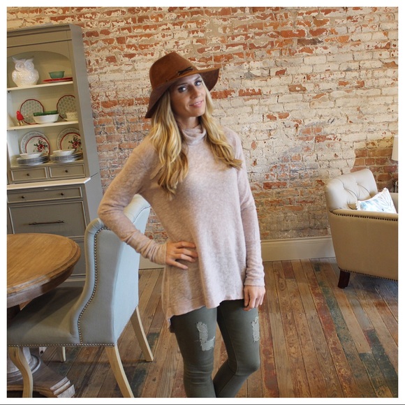 ✨LAST ONE✨Beige ultra soft turtle neck tunic - Picture 2 of 5