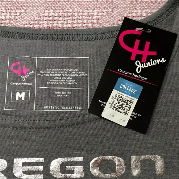 NEW Oregon Ducks 🦆 Sleeveless Tee Size Med - Picture 2 of 2