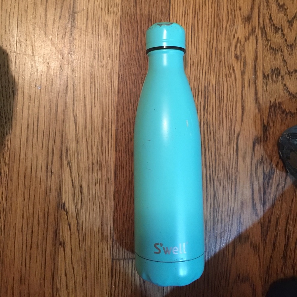 $17 swell water bottle used