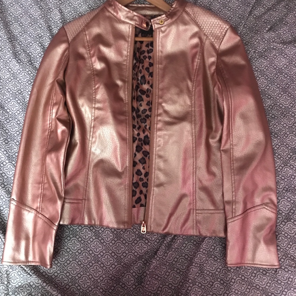 NWOT!!!! STYLISH CHIC ROSE GOLD JACKET!
