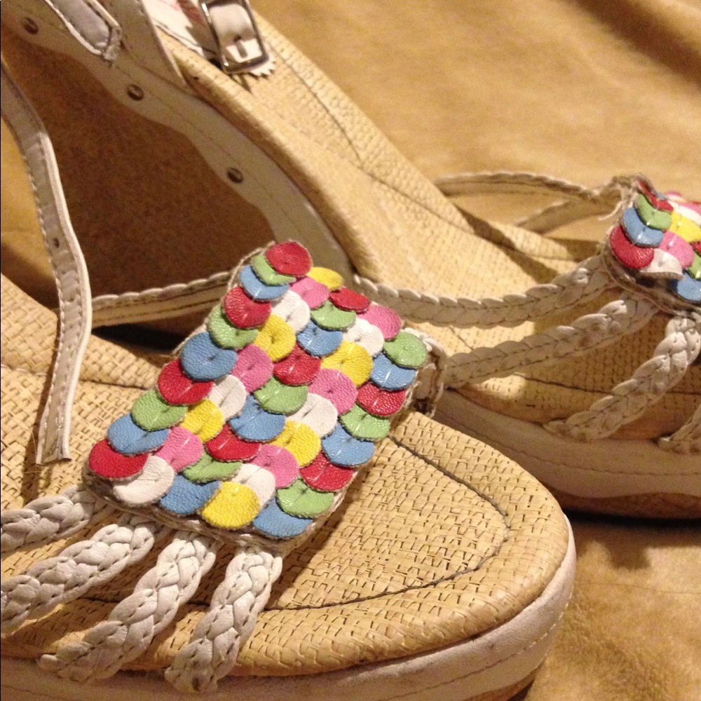 Fun & Flirty Wedges - Picture 2 of 4