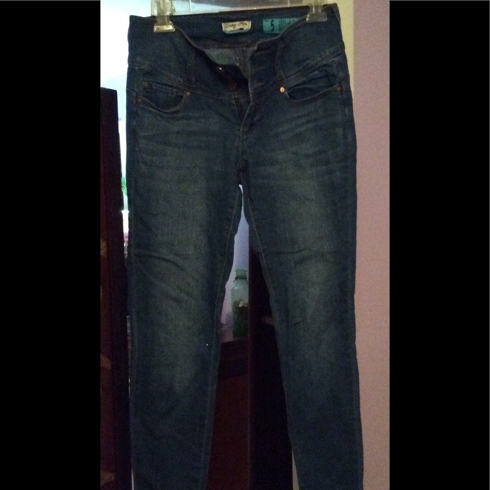 Straight leg above ankle "booty lifting" jeans