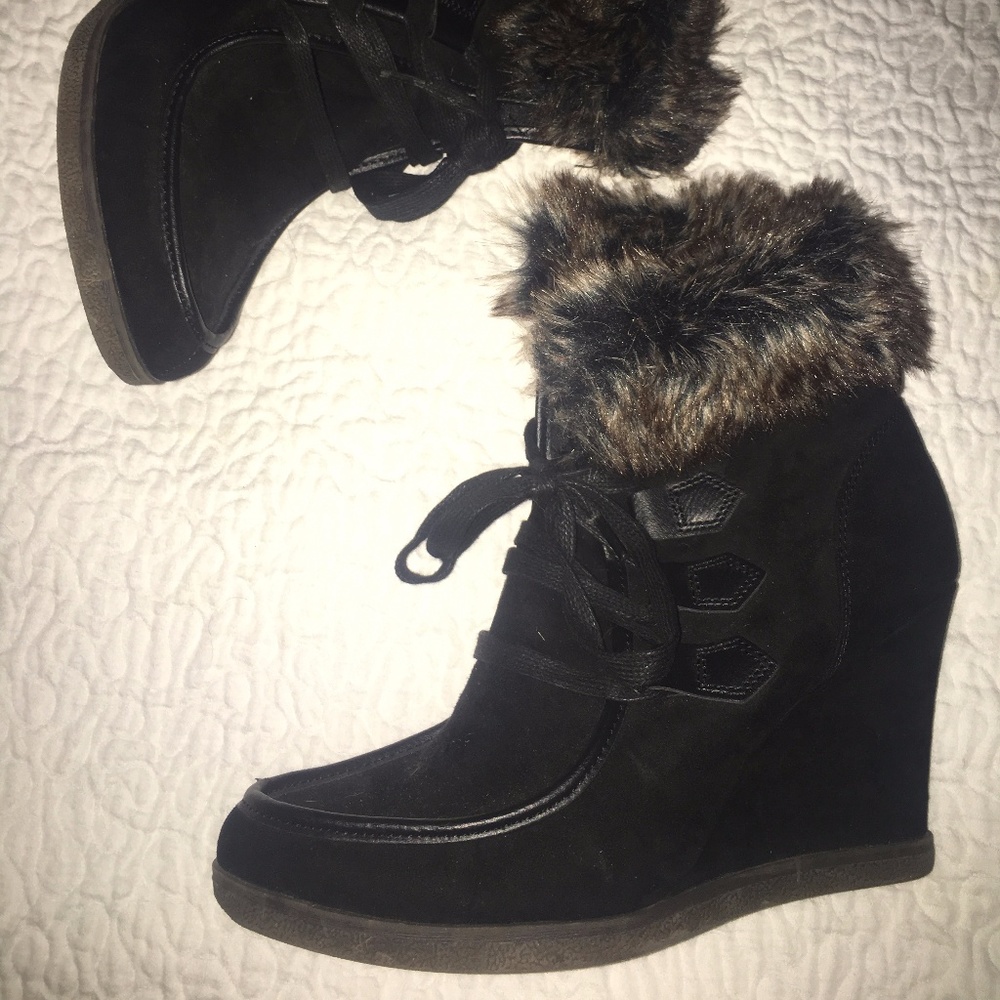 Black/Faux Fur Boots