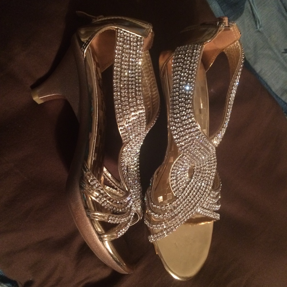 Shoes - Picture 3 of 5