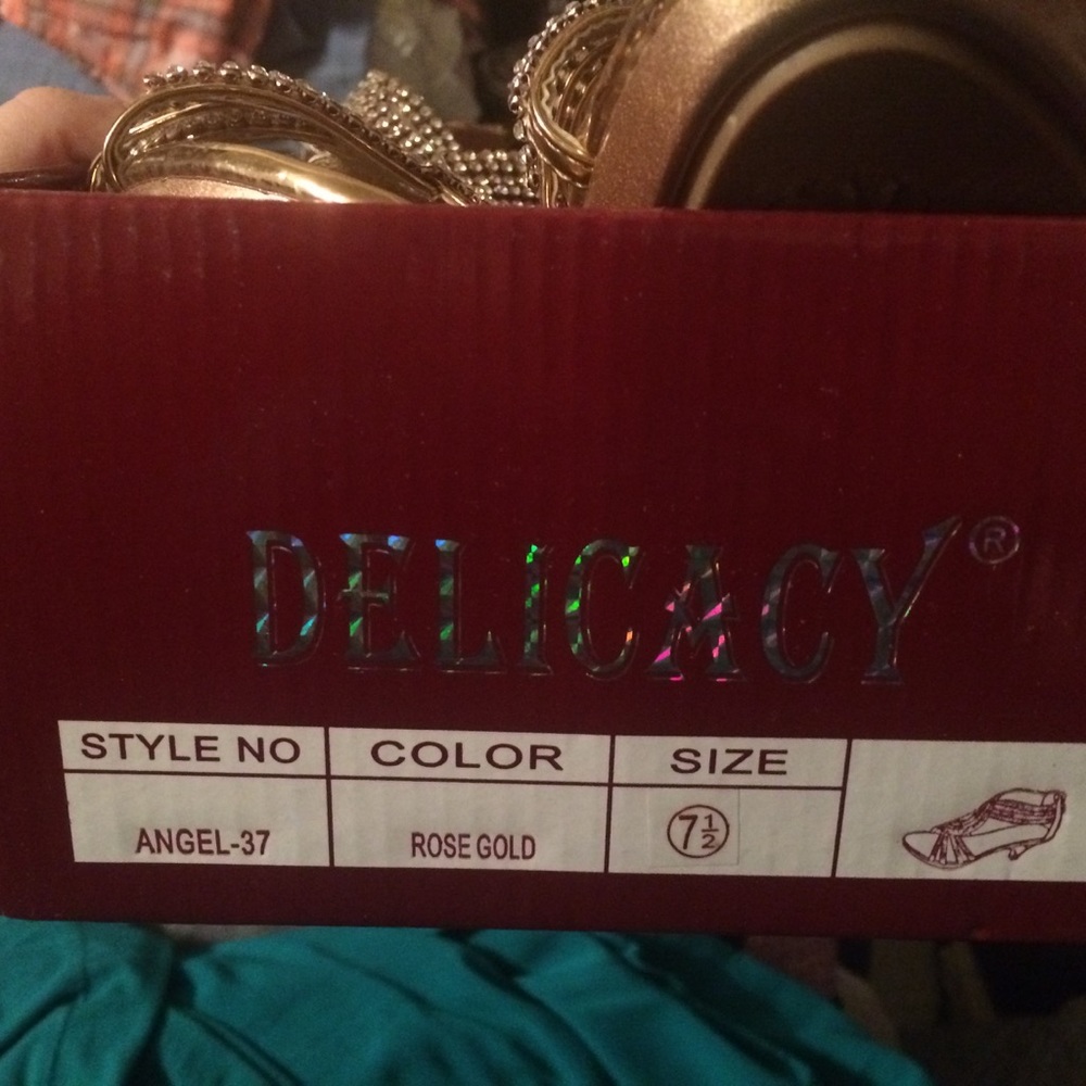 Shoes - Picture 5 of 5